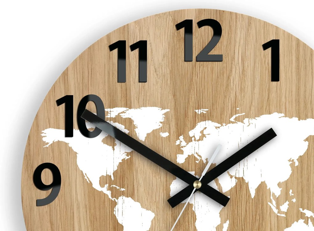 Dřevěné nástěnné hodiny Mapa Wood 33 cm hnědé/bílé