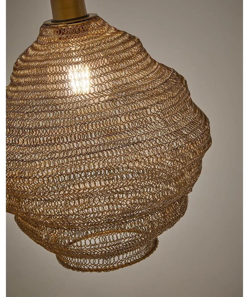 Závesné svietidlo v zlatej farbe s kovovým tienidlom ø 30 cm Sarraco – Kave Home