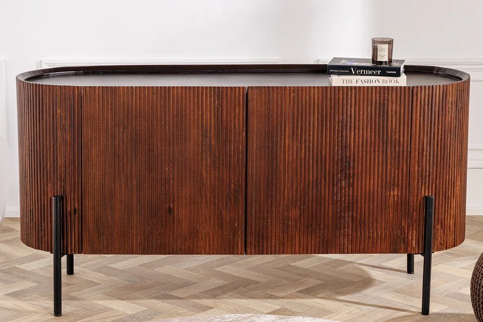 Dizajnová komoda z masívu Gatsby Mango 150cm