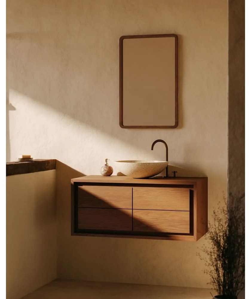 Nástenné zrkadlo s dreveným rámom 45x70 cm Shamel – Kave Home