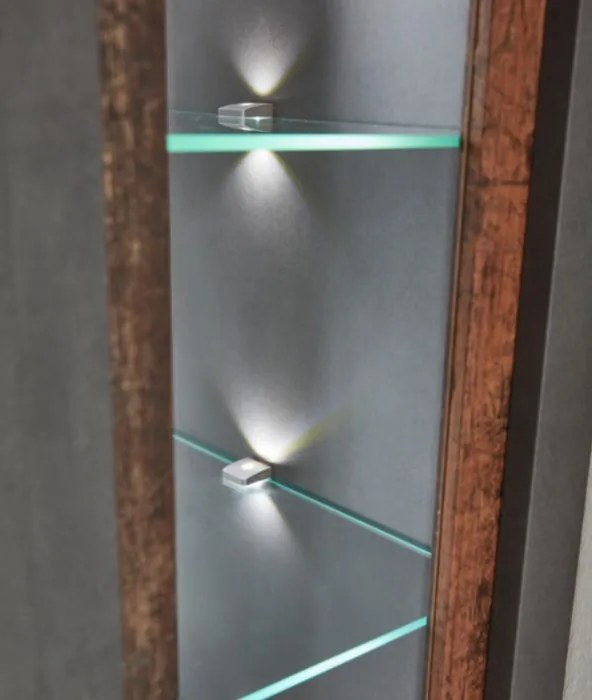 Široká vitrína Cardiff, s osvetlením