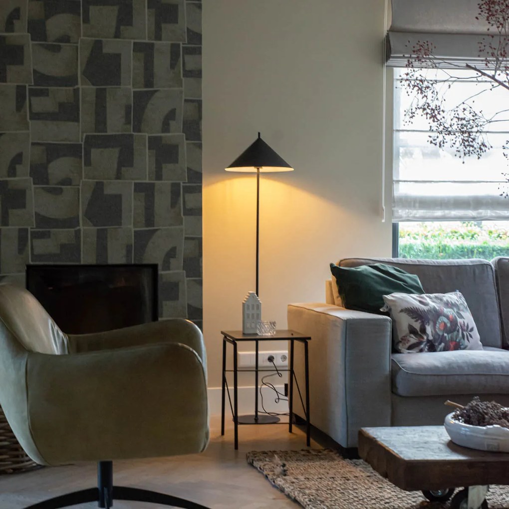 Dizajnová stojaca lampa čierna - Triangolo