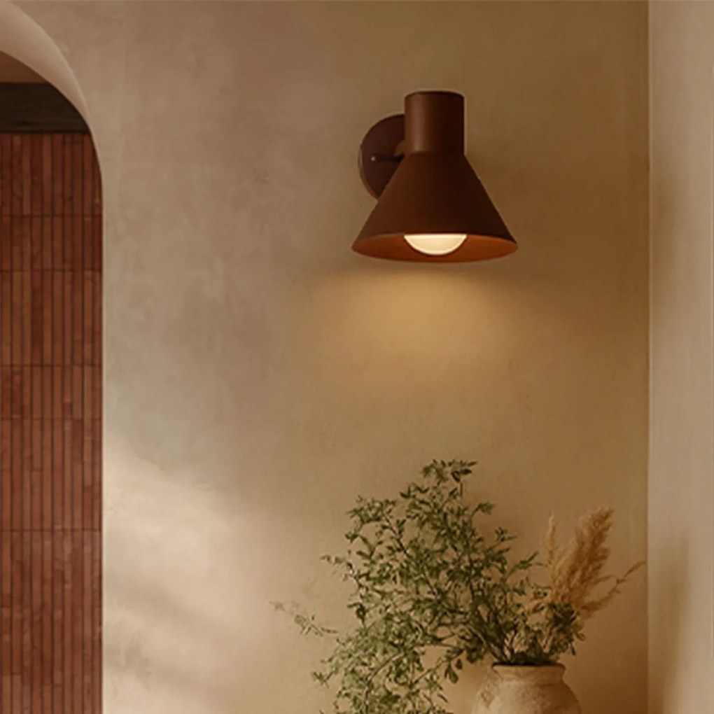 Priemyselná vonkajšia nástenná lampa hrdzavohnedá kužeľová IP44 - Natas