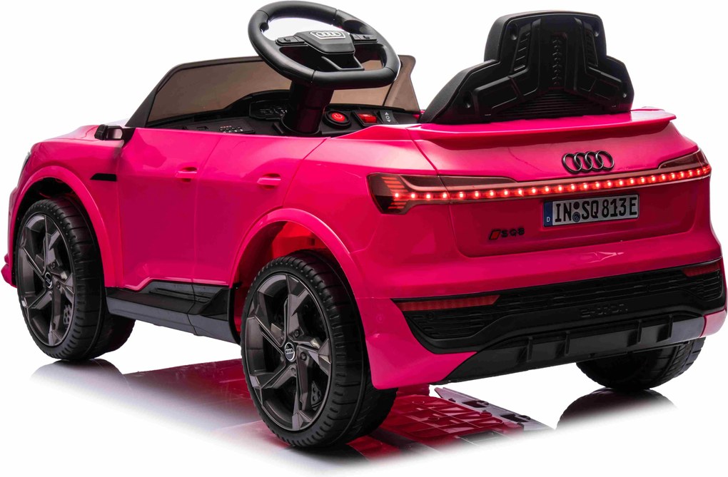 Ramiz Audi SQ8 ružová