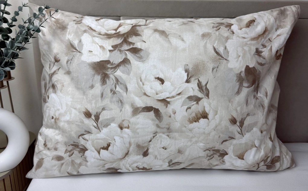 INTERMEDIC SK Bavlnená obliečka na vankúš Hnedé pivónie 45x65 cm – 100 % bavlna