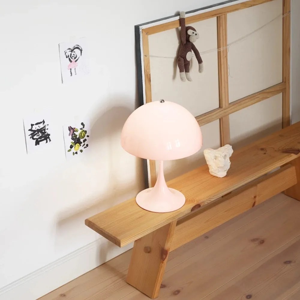 Louis Poulsen Prenosná lampa Panthella 250 Opal Pale Rose