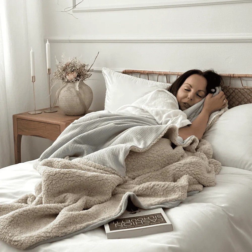 Obojstranný prehoz z mušelínu a umelej kožušiny svetlo zelená 100x135 cm