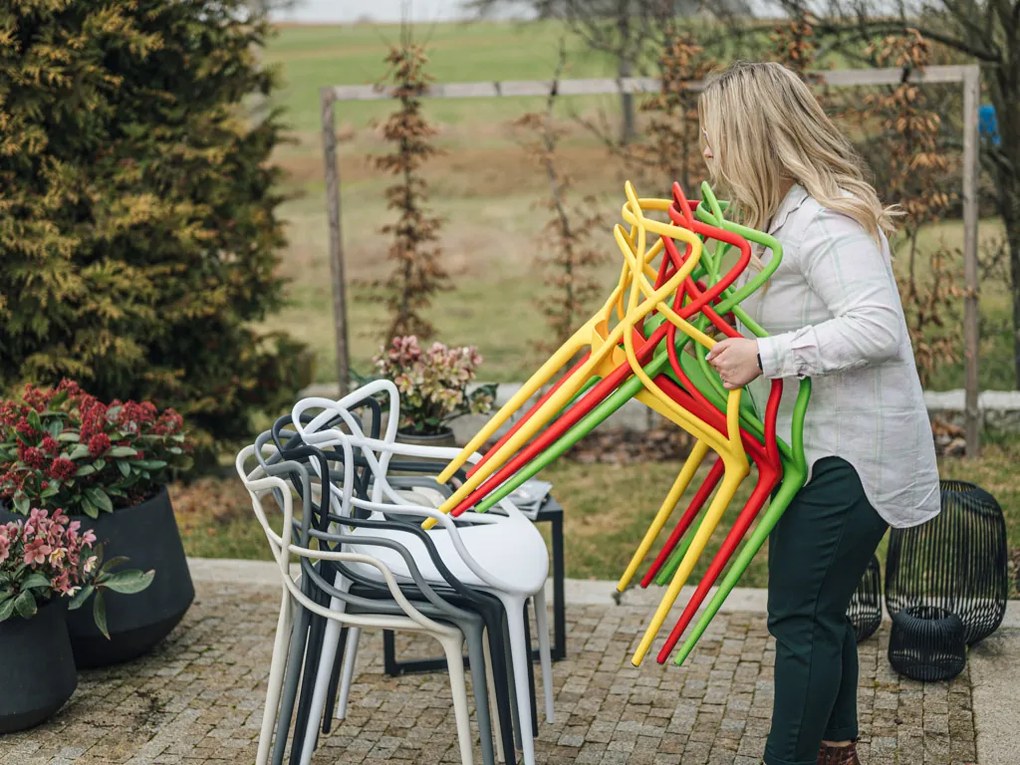 AKCIA Hnedá plastová stolička KATO II. akosť