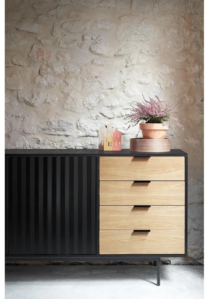 Nízka komoda v dekore duba v čierno-prírodnej farbe 159x80 cm Sierra – Teulat