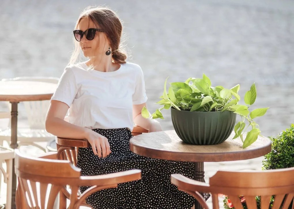 Sada 2 kvetináčov PRUHOVANÝCH ECO zelená