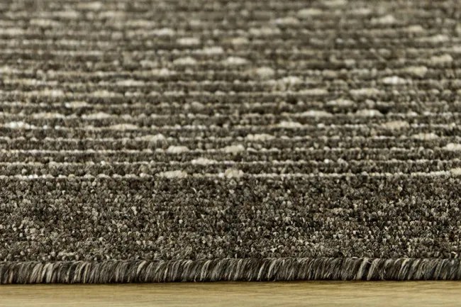 Protišmykový behúň Boulevard 9218 - hnedý