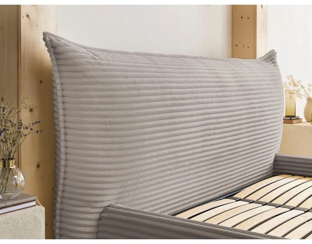 Béžová čalúnená dvojlôžková posteľ s úložným priestorom a roštom 160x200 cm Jade – Bobochic Paris