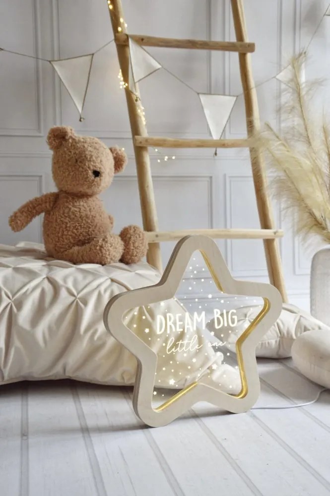 lovel.sk Drevená lampa - hviezda s nápisom "Dream big little one"