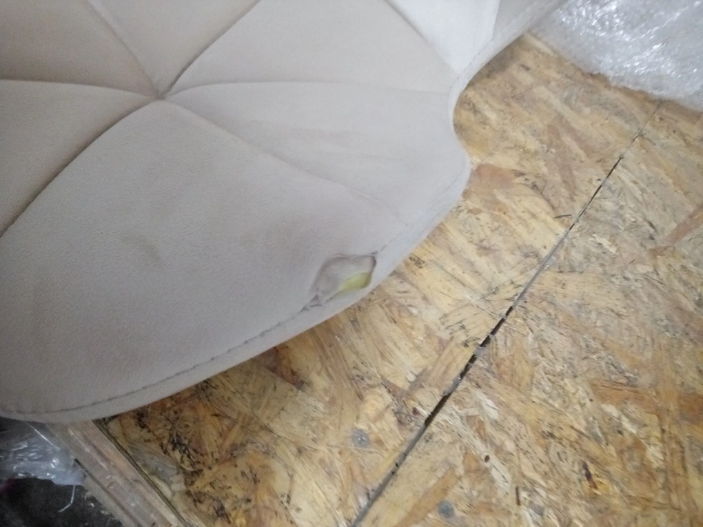 AKCIA Jedálenská stolička MANGO VELVET, svetlobéžová II. akosť
