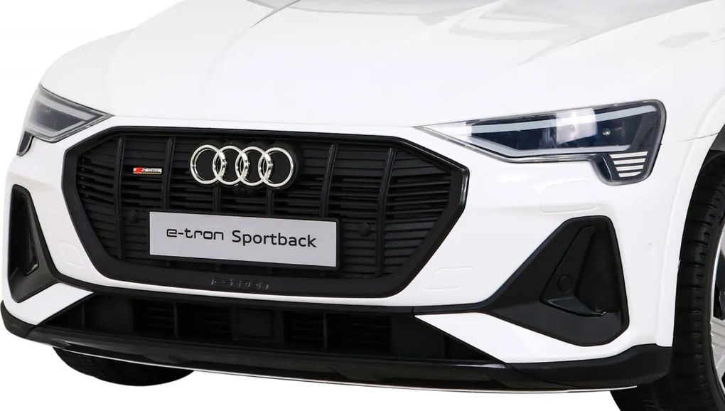 Ramiz Audi E-Tron Sportback pre deti Biela + Pilot + pohon 4x4 + pomalý štart + rádio MP3 + LED