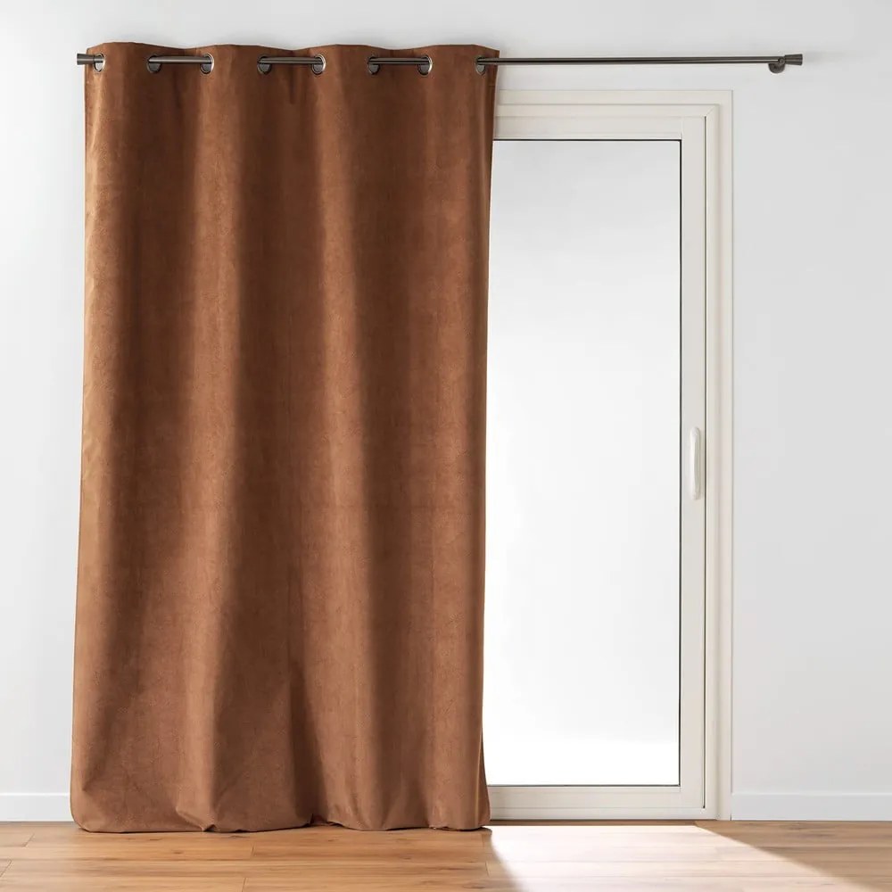 Hnedý zamatový záves 140x260 cm Olympe – douceur d'intérieur