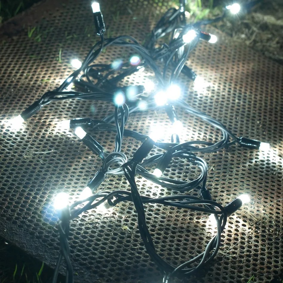 DECOLED Svetelná reťaz LED 20 m, ľadovo biela, 120 diód, IP67, čierny kábel Easy Fix