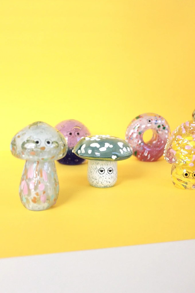 Studio Arhoj Sklenená figúrka Crystal Blob Pastel Dots Shroom