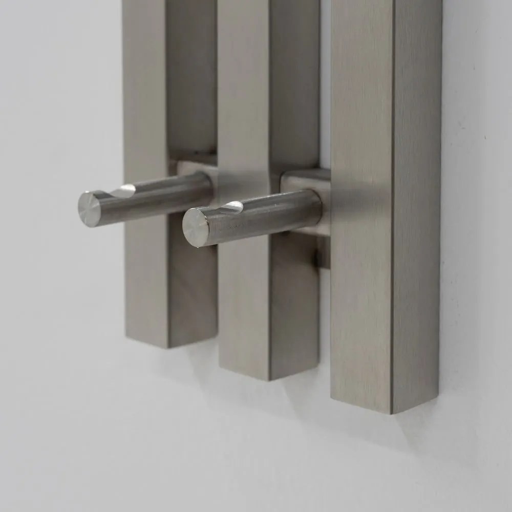 Kovový nástenný vešiak v striebornej farbe 65 cm Senza – Spinder Design