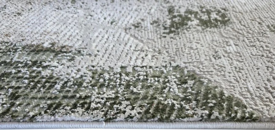 DC Koberec Exclusive 393 krémová zelená Rozmer: 140×190 cm