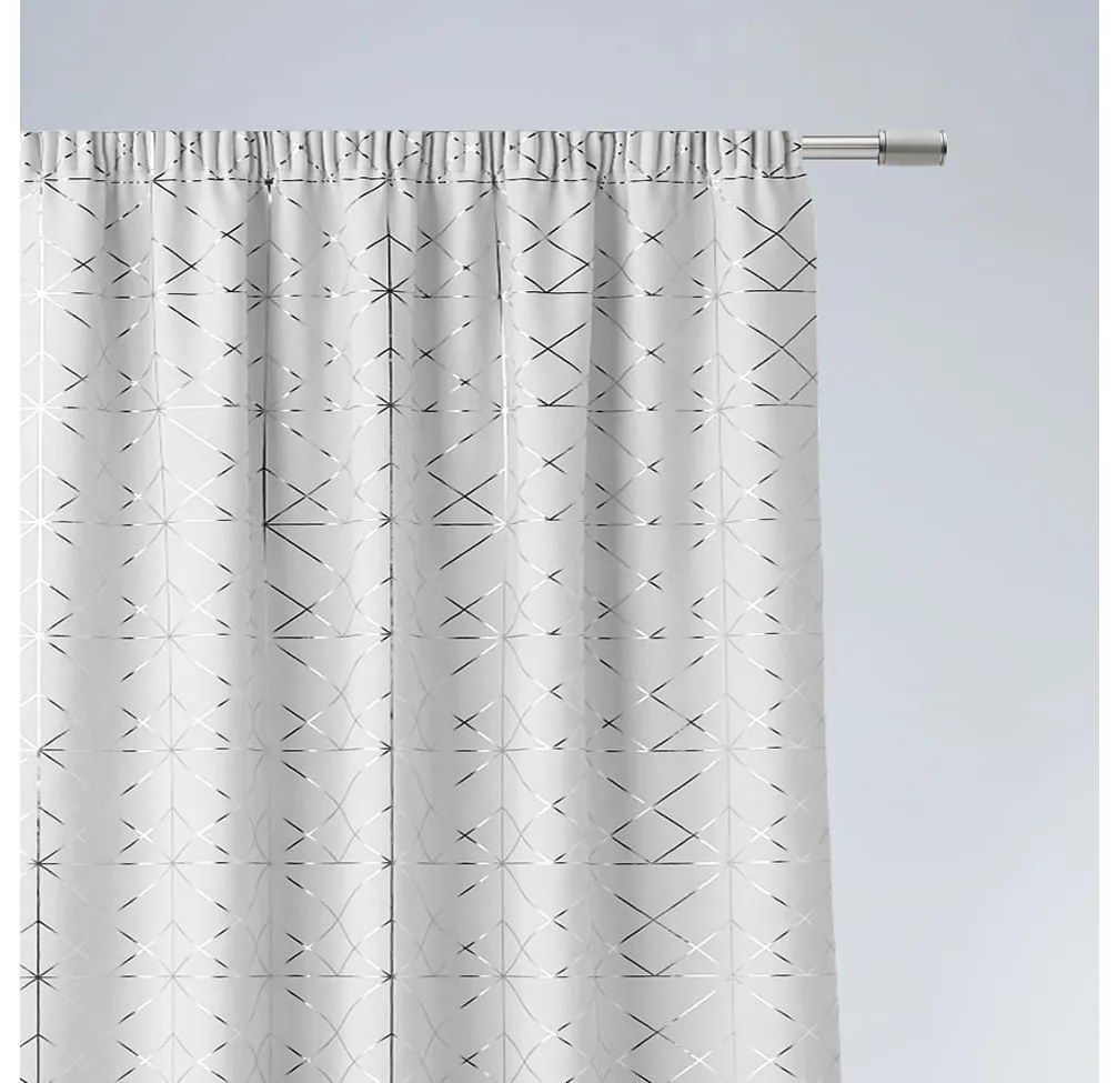 Nádherný záves v elegantnej bielej farbe v kombinácií so strieborným vzorom 140 x 260 cm so zavesením na riasiacu pásku