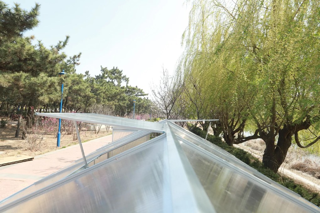 Skleník so základňou BestBerg BBGH-1006S / 5,95 m² / 313 × 190 × 194 cm / strieborná