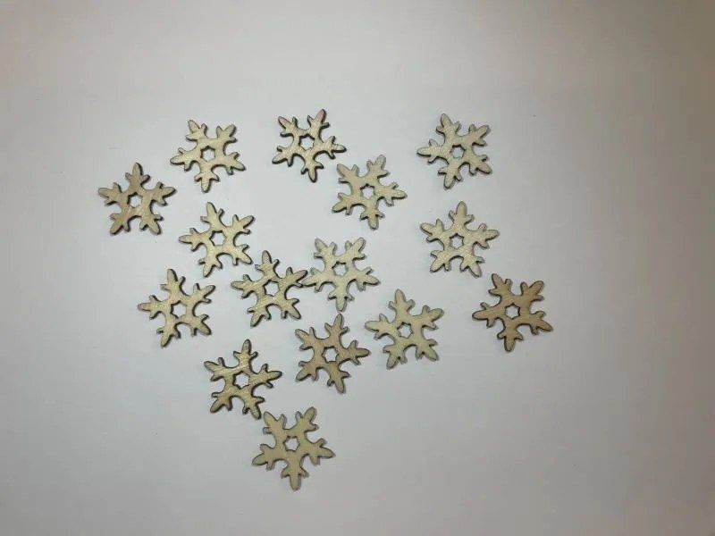 DECOLED Drevená dekorácia snehová vločka, 2 cm, 50 ks v balení