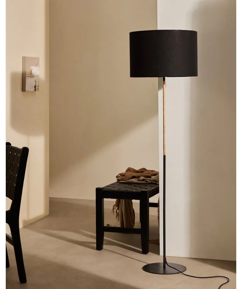 Čierna stojacia lampa s textilným tienidlom (výška 160 cm) Canar – Kave Home