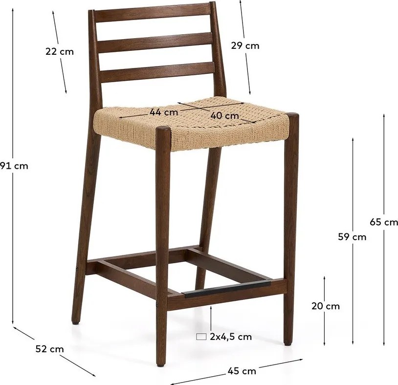 Hnedá/v prírodnej farbe barová stolička z dubového dreva (výška sedadla 65 cm) Analy – Kave Home