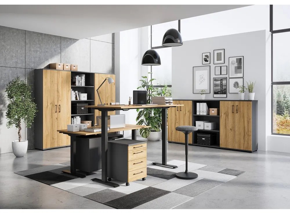 Polohovací pracovný stôl s elektricky nastaviteľnou výškou s doskou v dubovom dekore 80x180 cm Agenda – Germania