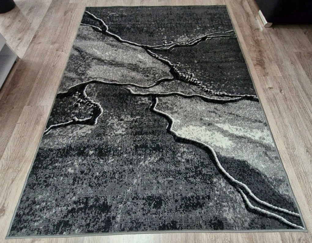 HU Sivý abstraktný obdĺžnikový koberec NEW IDEA 90321-0433 imitácia mramoru s čienymi žilami Rozmer: 60x110 cm