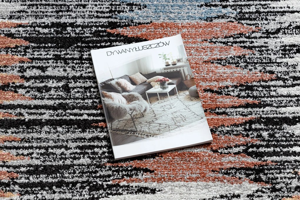 Moderný koberec BELLE BR23A čierno / ružový