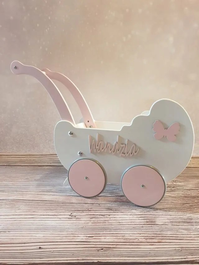 Drevený kočík pre bábiky s dekoráciou biela + ružová