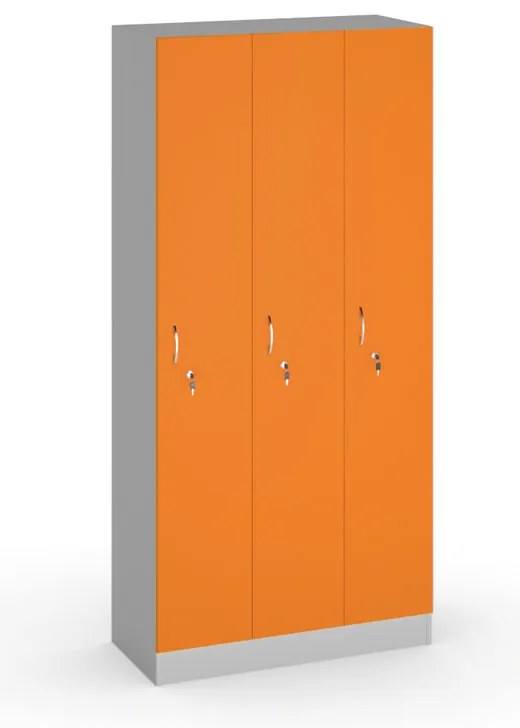 Drevená šatníková skrinka S5, 3 oddiely, 1900 x 900 x 420 mm, cylindrický zámok, sivá/oranžová