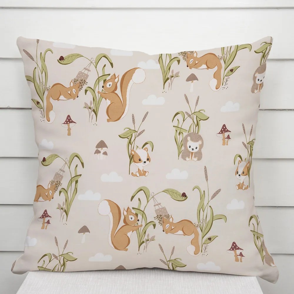 Biante Detská bavlnená obliečka na vankúš Sandra SA-695 Veveričky a ježkovia na svetlo béžovom 40 x 60 cm