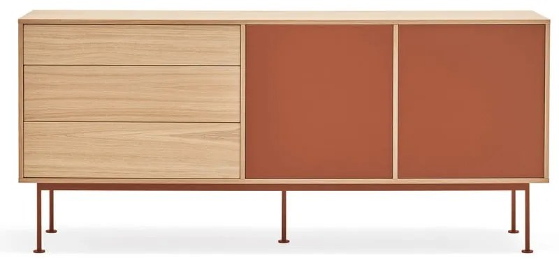 Tehlovočervená komoda v dubovom dekore Teulat Yoko, šírka 180 cm