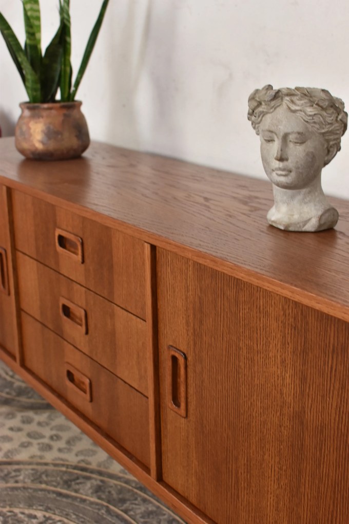 MOOD SELECTION Sideboard Delan ROZMER CM: Š-180 x H-40 cm x V-75 cm