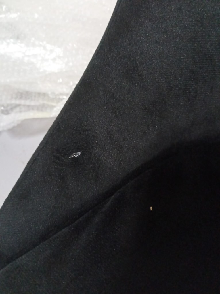 AKCIA Čierna zamatová jedálenská stolička IMOLA II. akosť