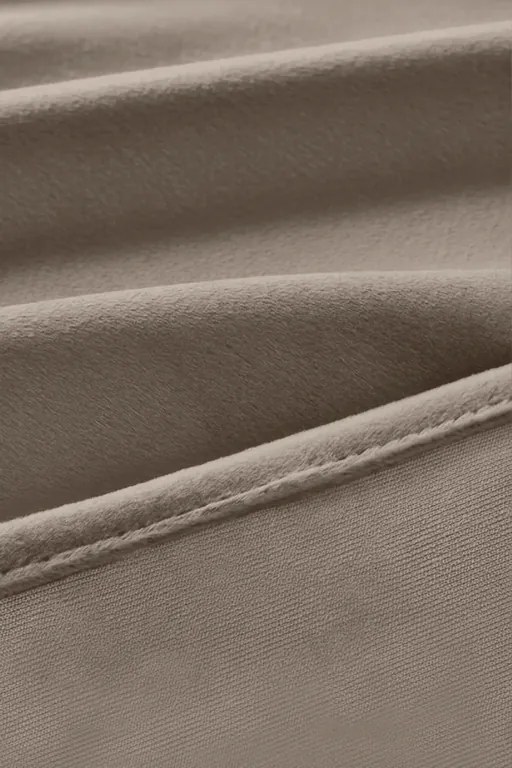 Velúrový záves SOFT VELVET tmavobéžový na riasiacu pásku Rozmer: 140x270 cm