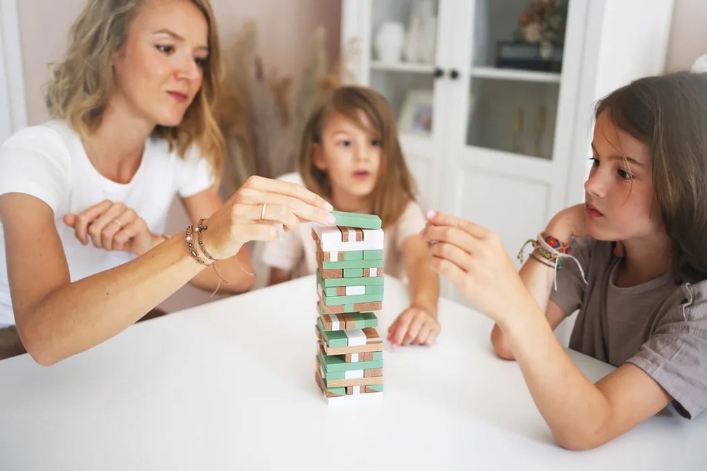 Dřevěná věž JENGA GOLD hnědo-zelená