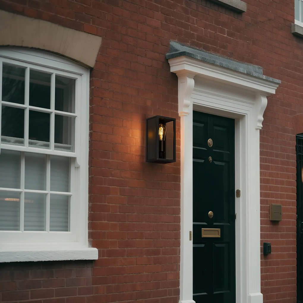 Vonkajšia nástenná lampa čierna s dymovým sklom 26 cm IP44 - Charlois