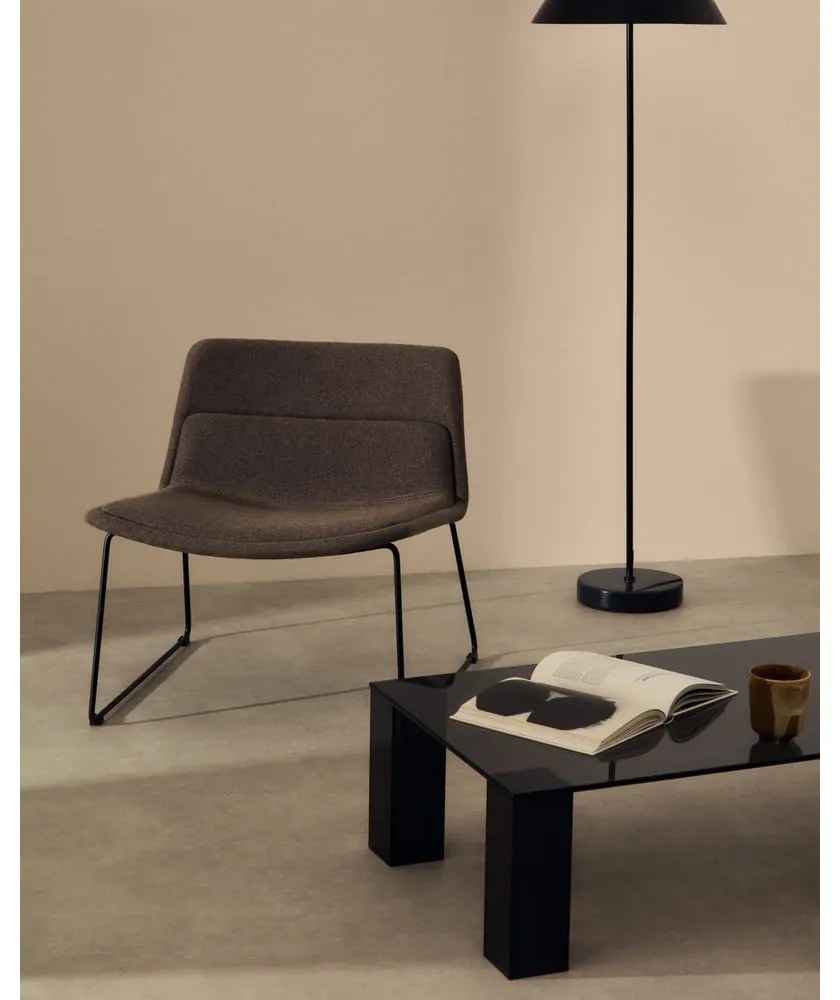 Hnedé kreslo Zahara – Kave Home