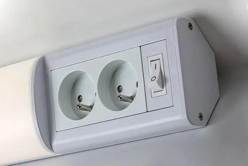 Rabalux BATH 2E LED podlinkové svietidlo s vypínačom a 2x zásuvkou, 50 cm