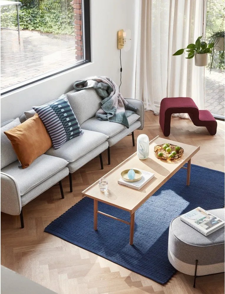 Nástenné svietidlo do zásuvky v mosadznej farbe Ruffle – Hübsch