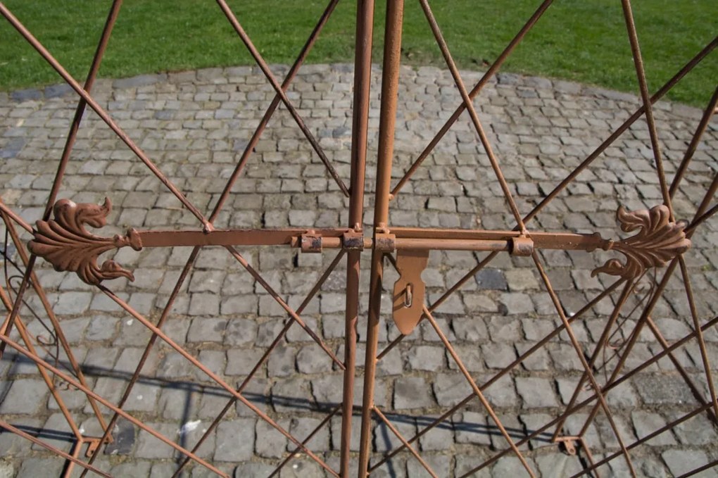 Oblúk na ruže Mel s bránkou - Hnedá antik