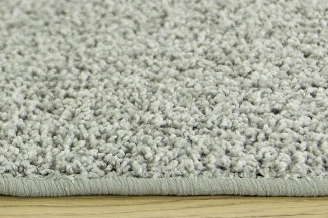 Metrážny koberec Mabelie 372 sivý