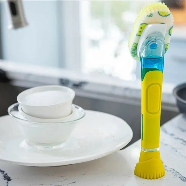 Scrub Daddy Dish Daddy hubka na umývanie riadu, s rukoväťou a dávkovačom saponátu