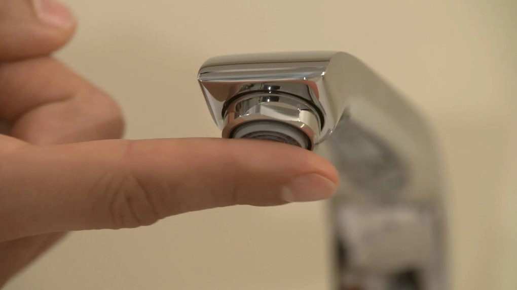 Hansgrohe Metris New, umývadlová batéria s otočným výtokom a výpustom, chrómová, HAN-31087000