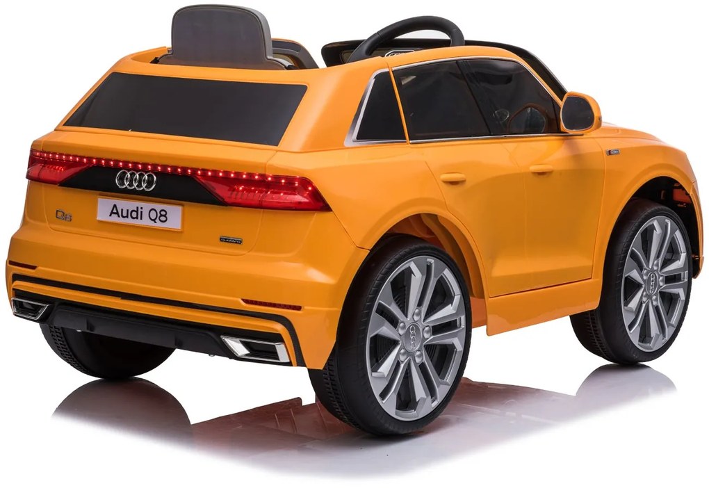 Detské elektrické autíčko na diaľkové ovládanie BestBerg BBCC-70O - Audi Q8 / od 3 rokov / nosnosť 30 kg / oranžová