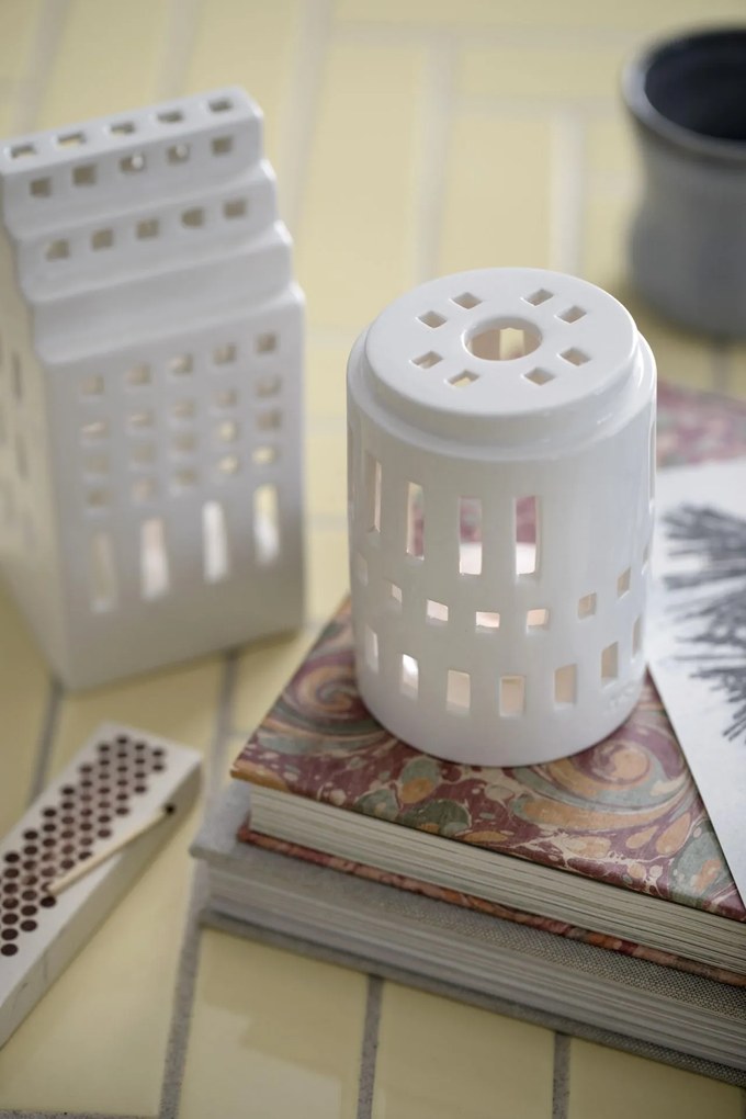 Biely keramický svietnik Kähler Design Urbania Lighthouse Little Tower